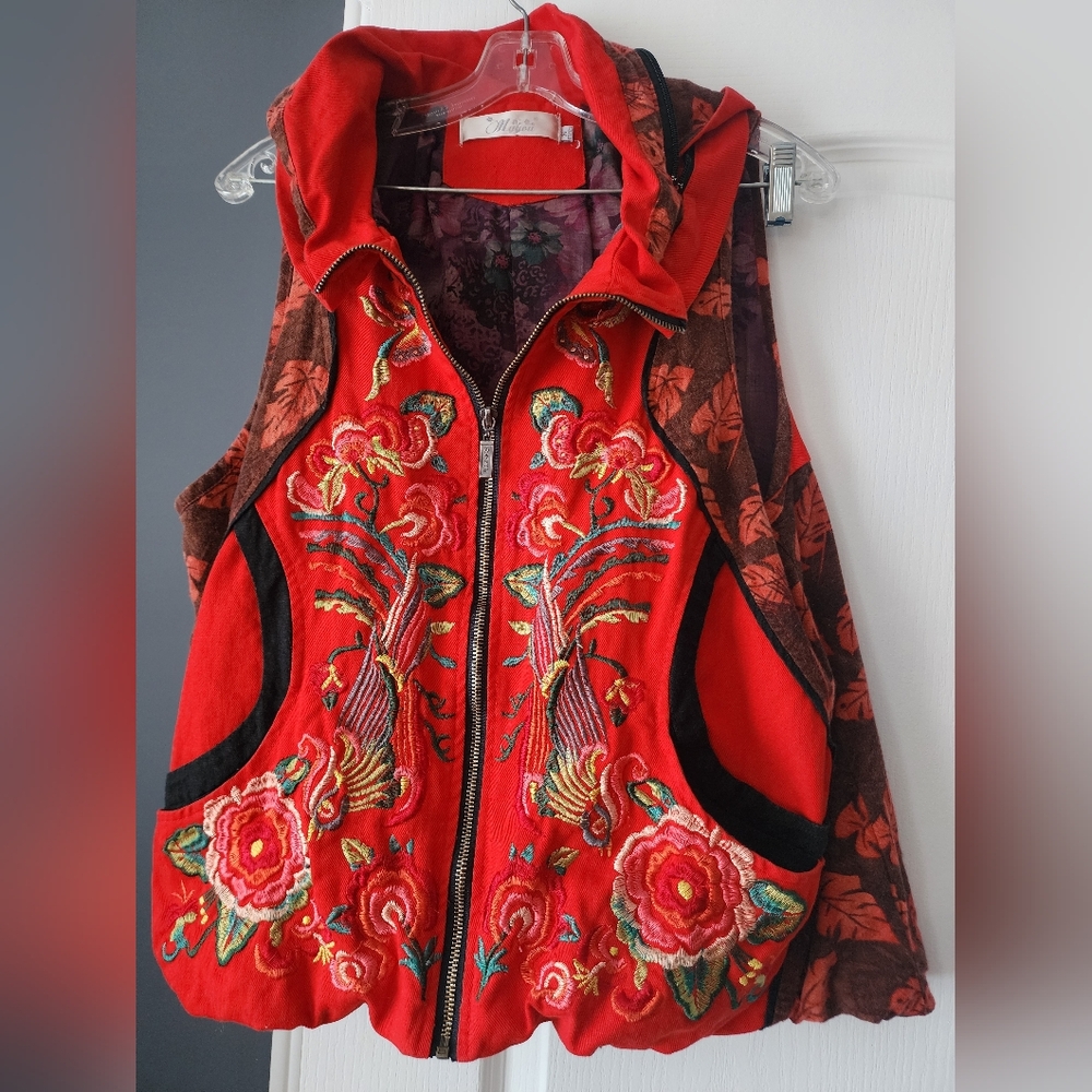 Embroidered Red Hooded Vest - Picture 1 of 4